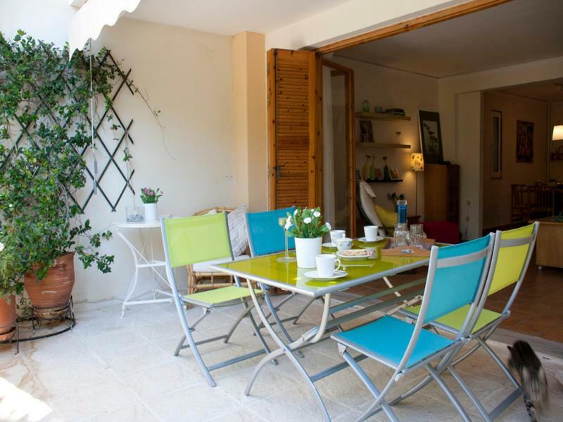Comfortable Garden Apt Near Vouliagmeni Beach Atény Exteriér fotografie